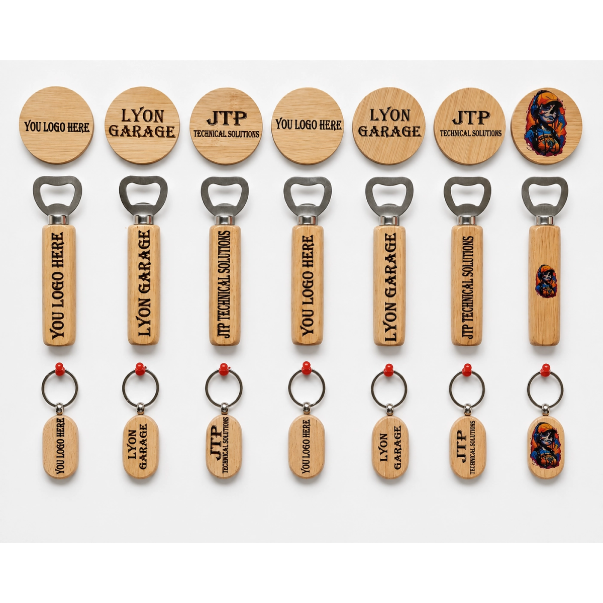 Gepersonaliseerde houten flesopeners en sleutelhangers met bedrijfslogo, eigen tekst of afbeelding, uitgevoerd met lasergravure of UV-print.